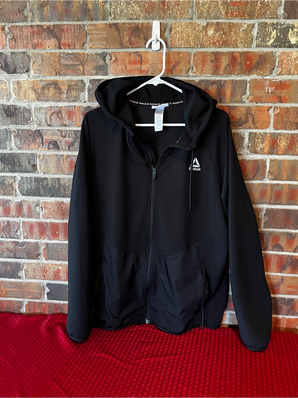 Reebok Women’s Black Full-Zip Performance Hooded Jacket Size:Large
